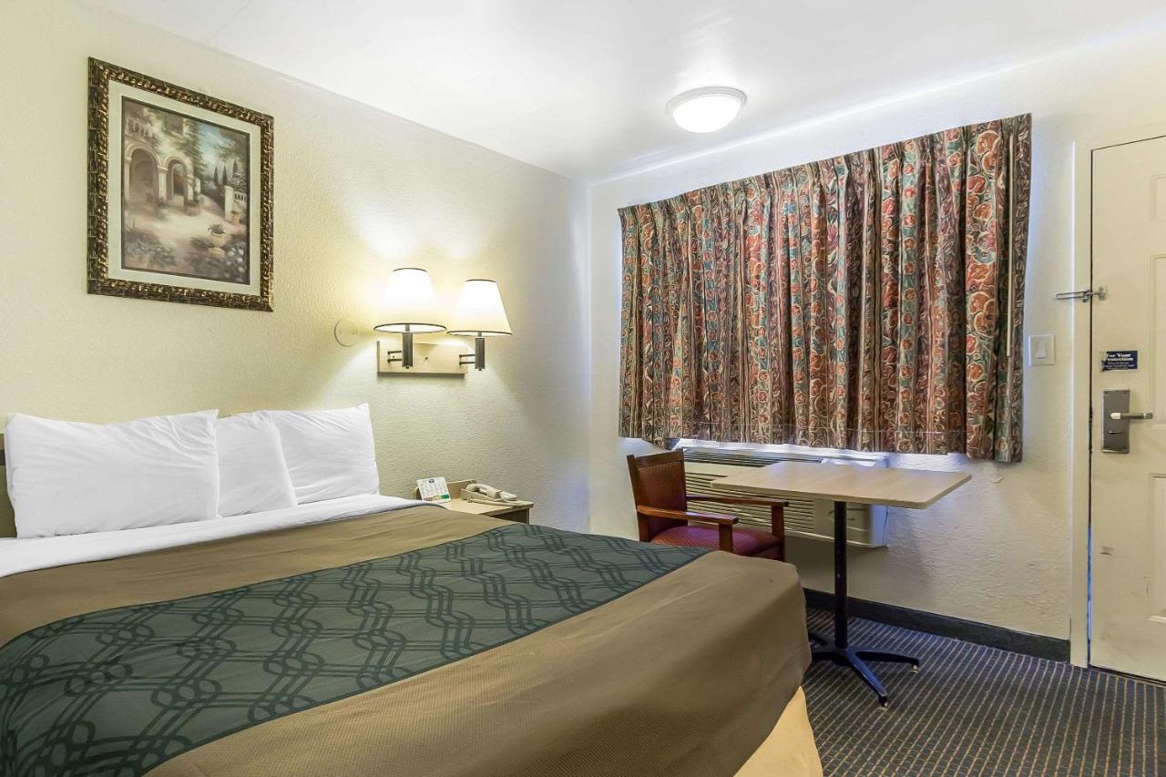 Rodeway Inn Nashville Exterior photo