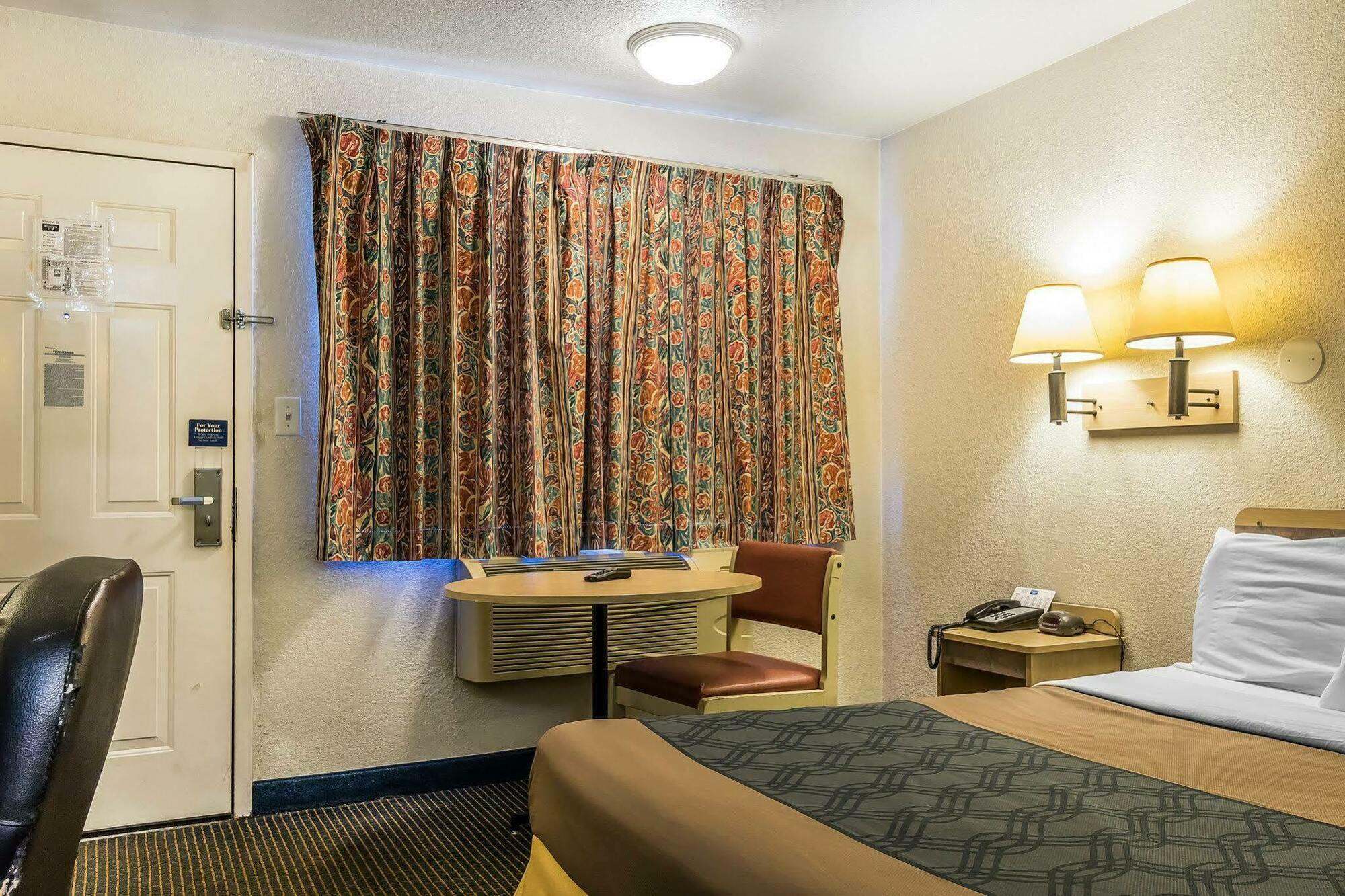 Rodeway Inn Nashville Exterior photo